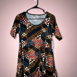 NWT LuLaRoe Black and Red Geometric Perfect T